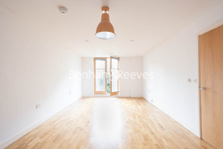 2  bedrooms flat to rent in Holloway Road, Islington, N7-image 1
