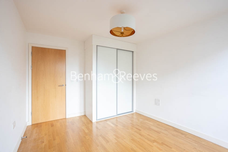 2 bedrooms flat to rent in Holloway Road, Islington, N7-image 3
