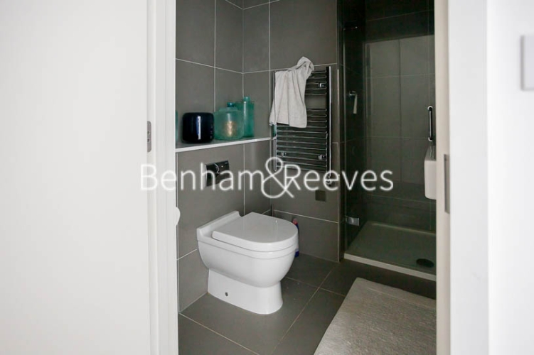 2 bedrooms flat to rent in Woodberry Park development, Highgate, N4-image 9