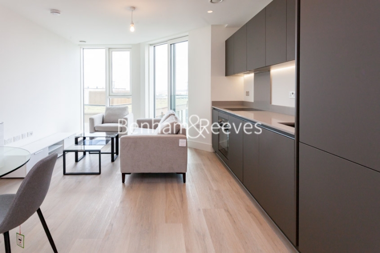 Studio flat to rent in Daneland Walk, Highgate, N17-image 6