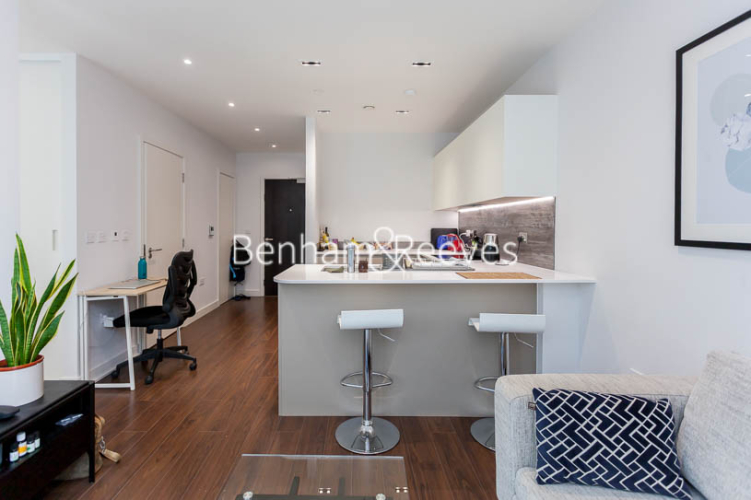 1  bedroom flat to rent in Kayani Avenue, Woodberry Park, N4-image 2