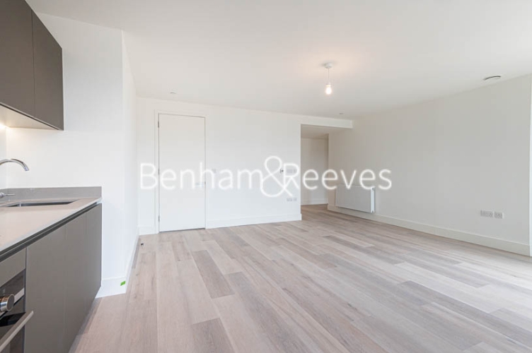 1  bedroom flat to rent in Daneland Walk, Highgate, N17-image 5