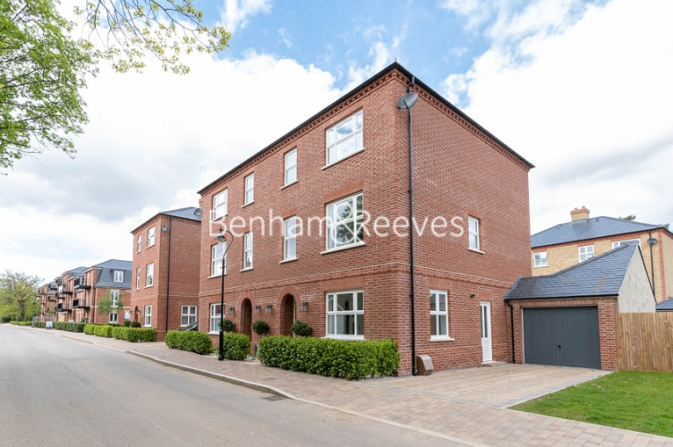 4 bedrooms flat to rent in Rookery Lane, Enfield, EN4-image 5