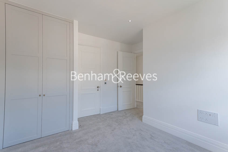 4 bedrooms flat to rent in Rookery Lane, Enfield, EN4-image 13
