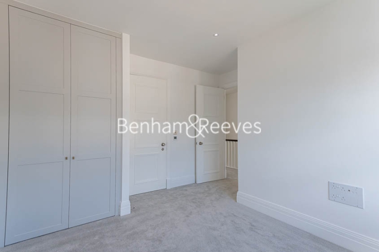 4  bedrooms flat to rent in Rookery Lane, Enfield, EN4-image 13