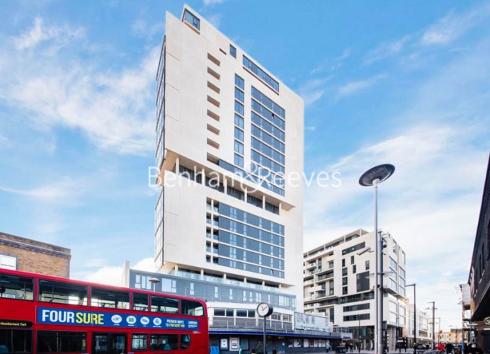 1 bedroom flat to rent in Goodwin Street, Finsbury Park, N4-image 2