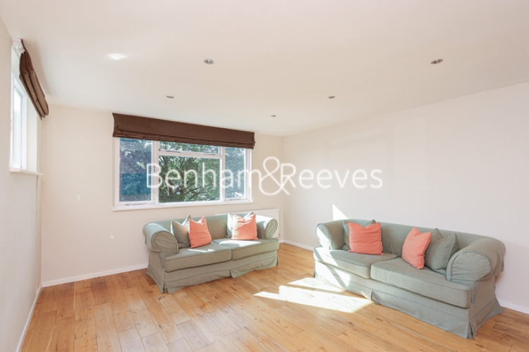 2 bedrooms flat to rent in Southwood Lawn Road, Highgate, N6-image 1