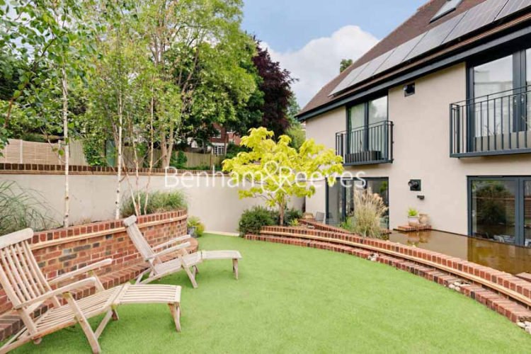 5  bedrooms flat to rent in Hornsey Lane Gardens, Highgate, N6-image 7
