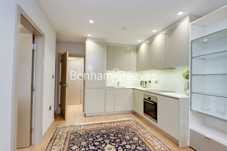 5 bedrooms flat to rent in Hornsey Lane Gardens, Highgate, N6-image 9