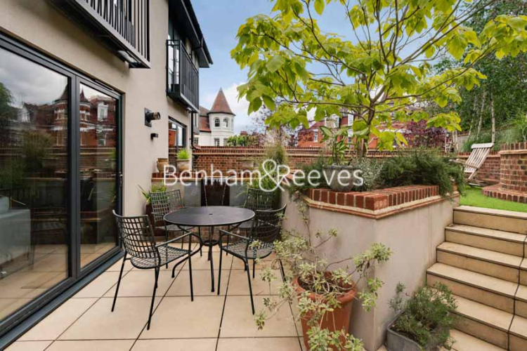 5 bedrooms flat to rent in Hornsey Lane Gardens, Highgate, N6-image 10