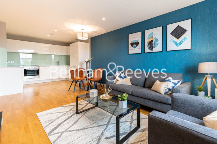 2  bedrooms flat to rent in Highbury Gardens, Holloway Road, N7-image 1