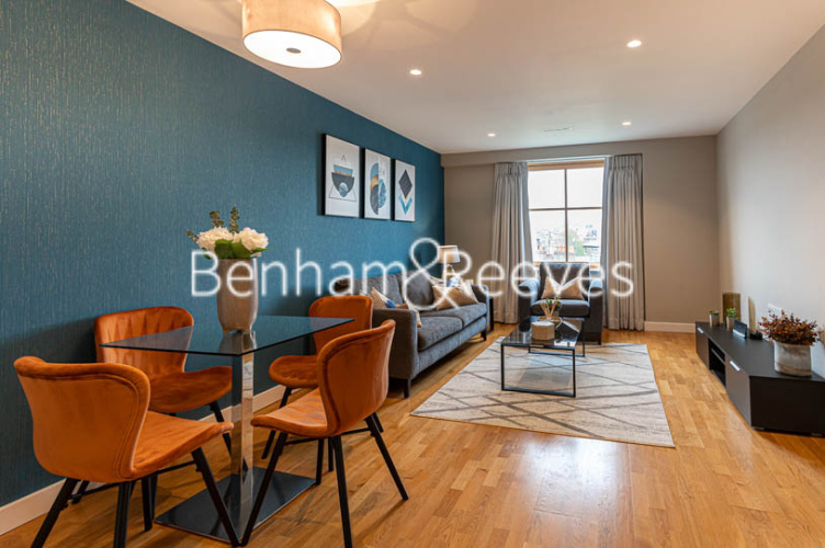 2  bedrooms flat to rent in Highbury Gardens, Holloway Road, N7-image 3