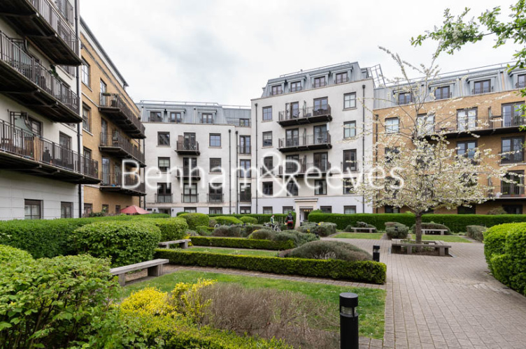 2  bedrooms flat to rent in Highbury Gardens, Holloway Road, N7-image 6