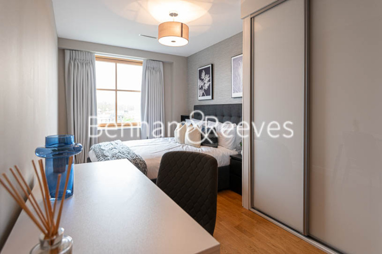 2  bedrooms flat to rent in Highbury Gardens, Holloway Road, N7-image 16