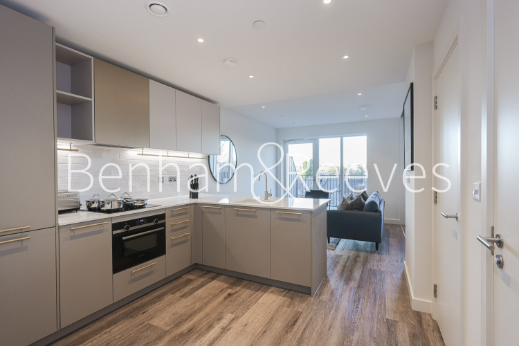 1  bedroom flat to rent in Brook Road, Highgate, N8-image 2