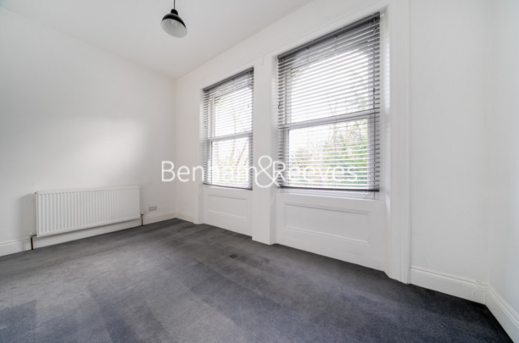 3 bedroom(s) flat to rent in Hornsey Lane, Highgate, N6, London