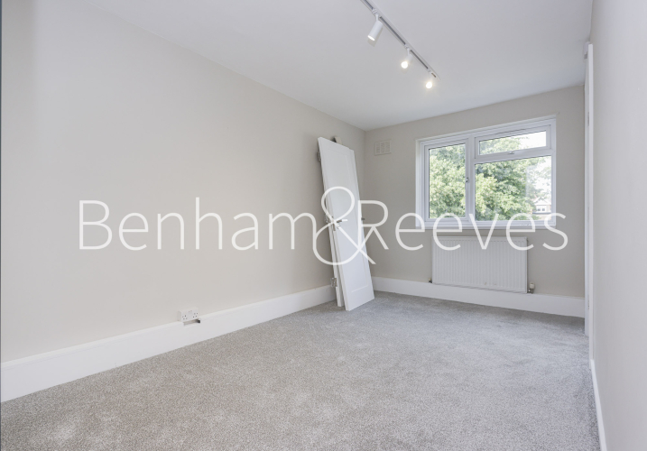 2  bedrooms flat to rent in Great North Road, East Finchley, N2-image 9