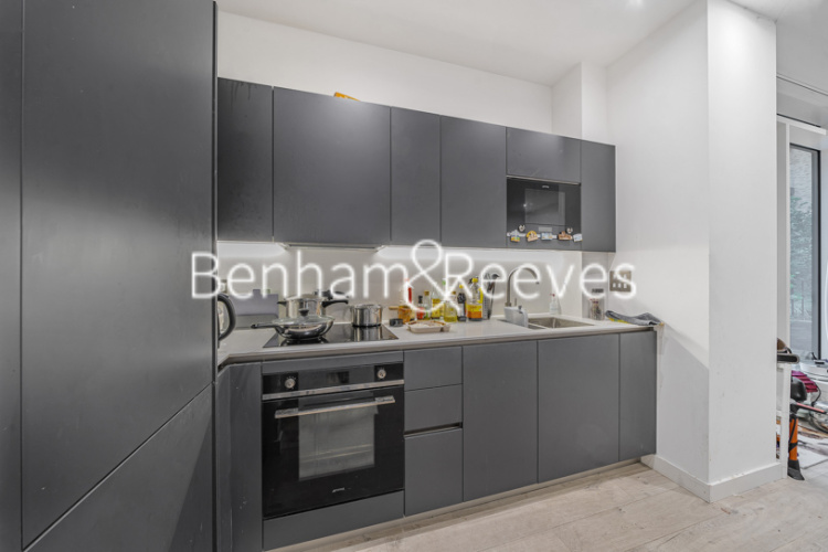 1  bedroom flat to rent in Coster Avenue, Highgate, N4-image 2