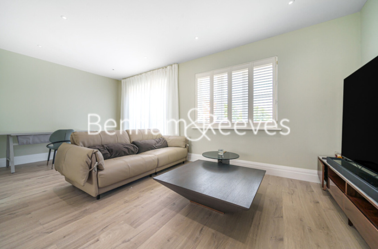 3  bedrooms house to rent in Trent Park, Enfield, EN4-image 1