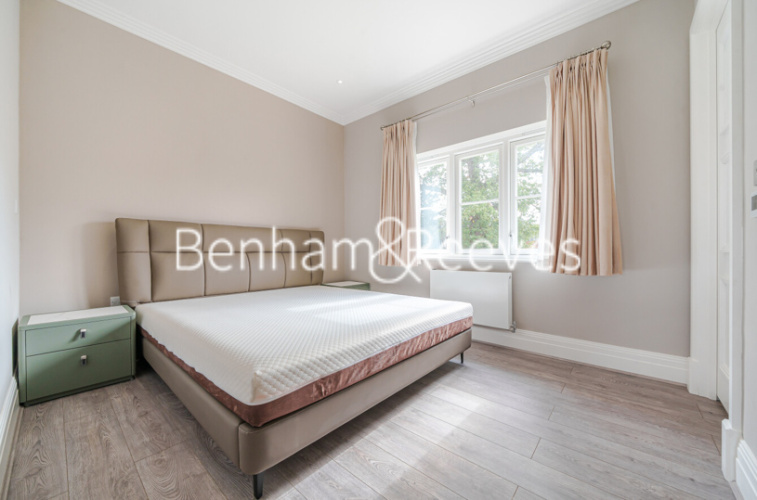 3  bedrooms house to rent in Trent Park, Enfield, EN4-image 4