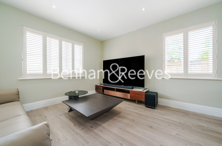3  bedrooms house to rent in Trent Park, Enfield, EN4-image 14