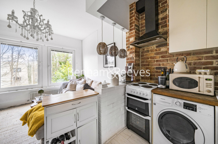 1  bedroom flat to rent in Talbot Road, Highgate, N6-image 2