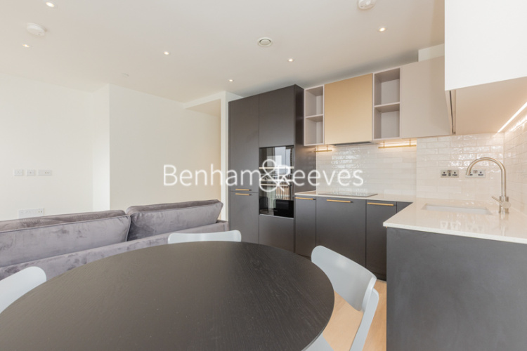 2  bedrooms flat to rent in Mary Neuner Road, Alexandra, N8-image 3