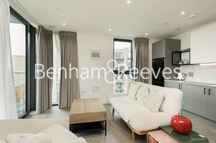 1  bedroom flat to rent in Coster Avenue, Woodberry Down, N4-image 1