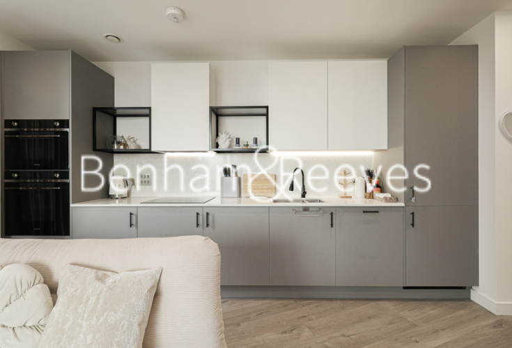 1  bedroom flat to rent in Coster Avenue, Woodberry Down, N4-image 2