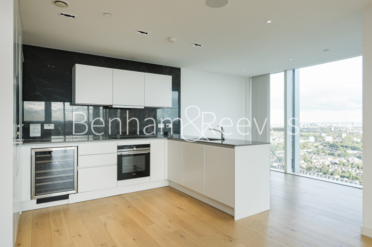 3  bedrooms flat to rent in Skyline Apartment, Devan Grove, N4-image 2