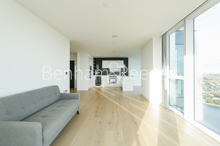 3  bedrooms flat to rent in Skyline Apartment, Devan Grove, N4-image 12
