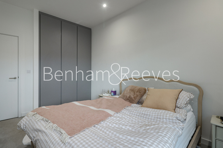 1  bedroom flat to rent in Hartingtons Court, Coster Avenue, N4-image 3