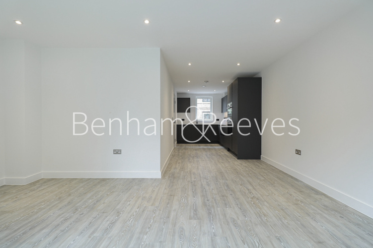4 bedrooms  for sale in Cowan Gardens, Highgate, N15 view 1