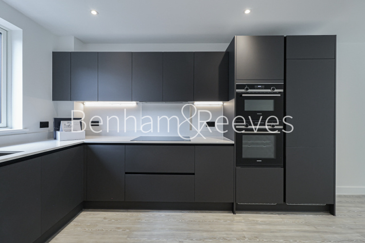 4 bedrooms  for sale in Cowan Gardens, Highgate, N15 view 2