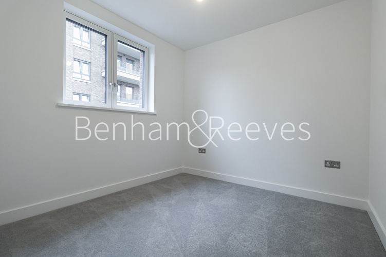 4 bedrooms  for sale in Cowan Gardens, Highgate, N15 view 3
