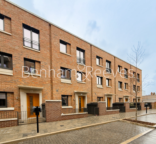 4 bedrooms  for sale in Cowan Gardens, Highgate, N15 view 6