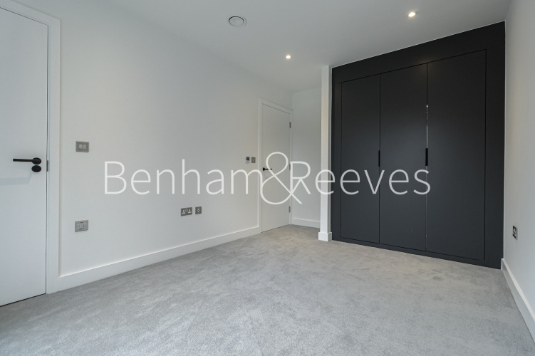 4 bedrooms  for sale in Cowan Gardens, Highgate, N15 view 7