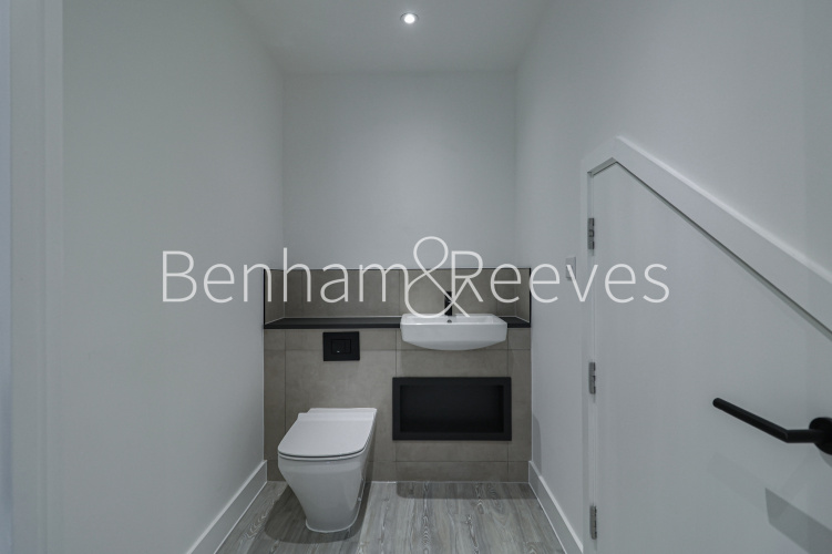 4 bedrooms  for sale in Cowan Gardens, Highgate, N15 view 8