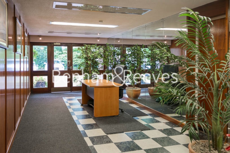 3  bedrooms flat to rent in Hornsey Lane, Highgate, N6-image 11