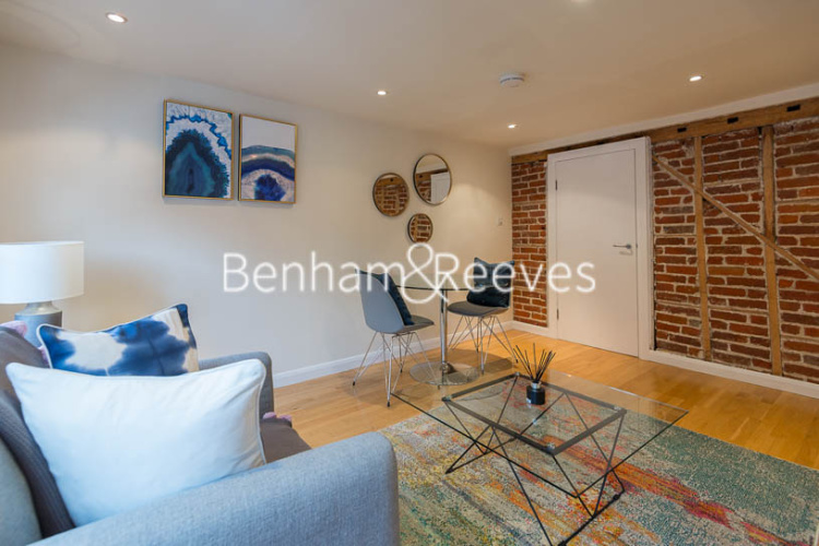 1  bedroom flat to rent in Highgate High Street, Highgate Village, N6-image 1