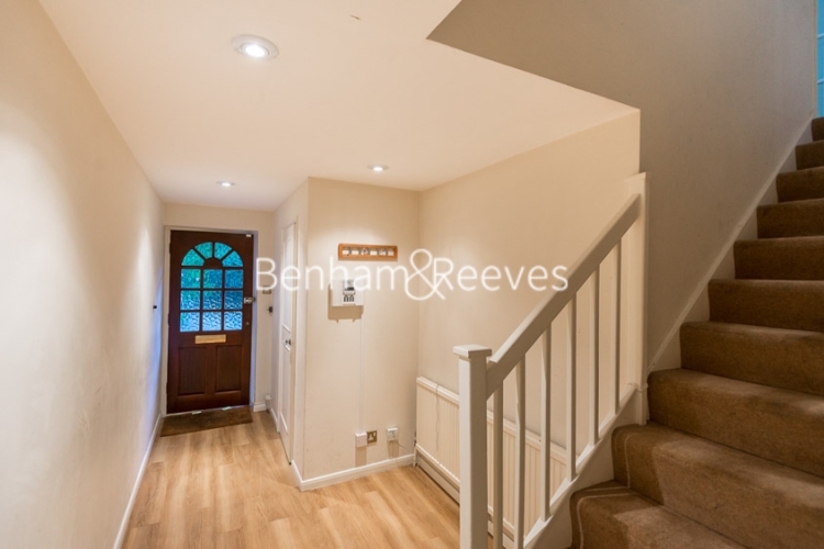 4  bedrooms house to rent in Oldfield Mews, Highgate, N6-image 9