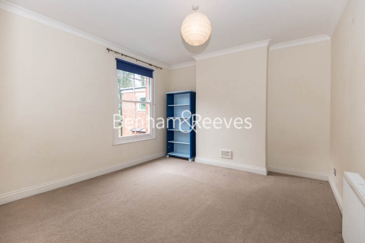 4 bedrooms house to rent in Claremont Road, Highgate, N6-image 3