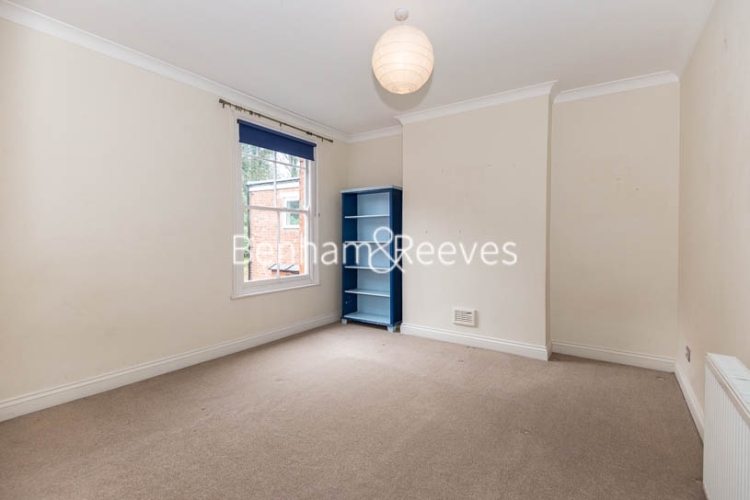 4  bedrooms house to rent in Claremont Road, Highgate, N6-image 3