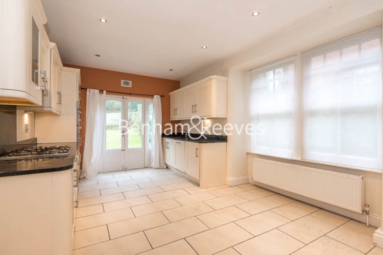 4 bedrooms house to rent in Claremont Road, Highgate, N6-image 9