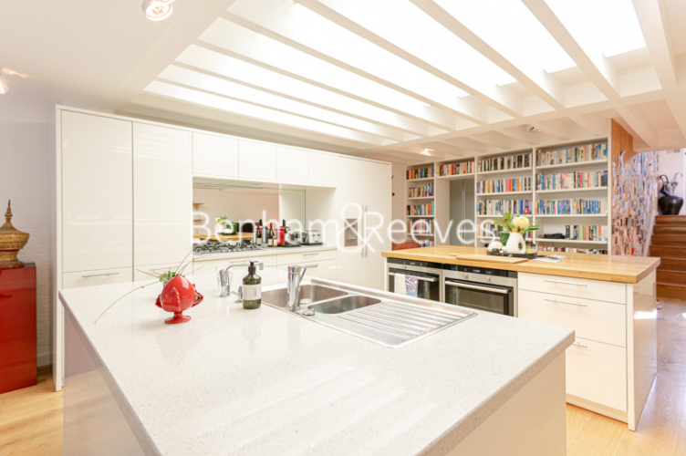 5  bedrooms house to rent in Millfield Lane, Highgate, N6-image 2