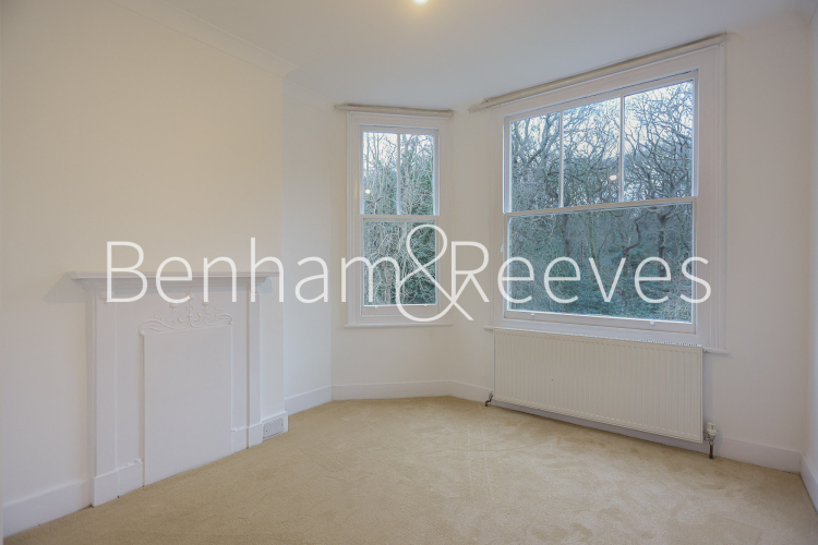 5 bedrooms house to rent in Priory Gardens, Highgate, N6-image 4