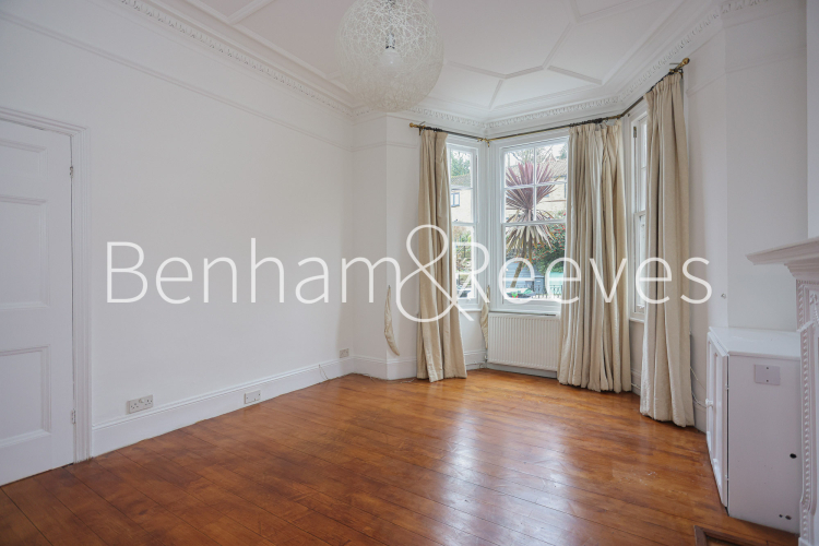 5  bedrooms house to rent in Priory Gardens, Highgate, N6-image 8