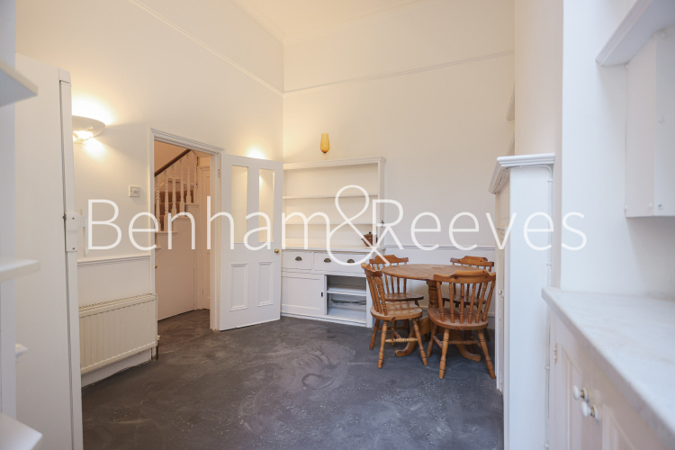 5 bedrooms house to rent in Priory Gardens, Highgate, N6-image 10