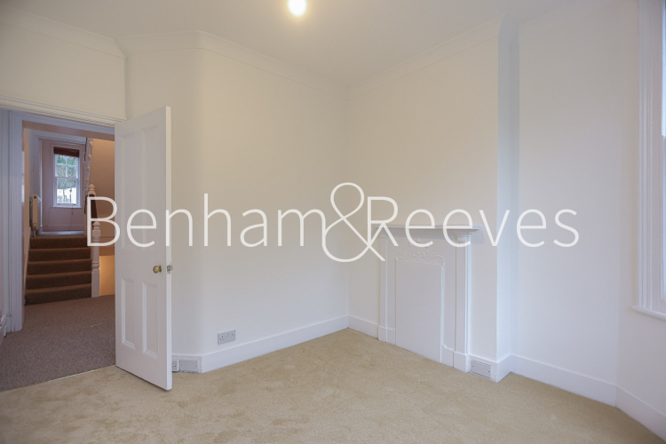 5  bedrooms house to rent in Priory Gardens, Highgate, N6-image 11