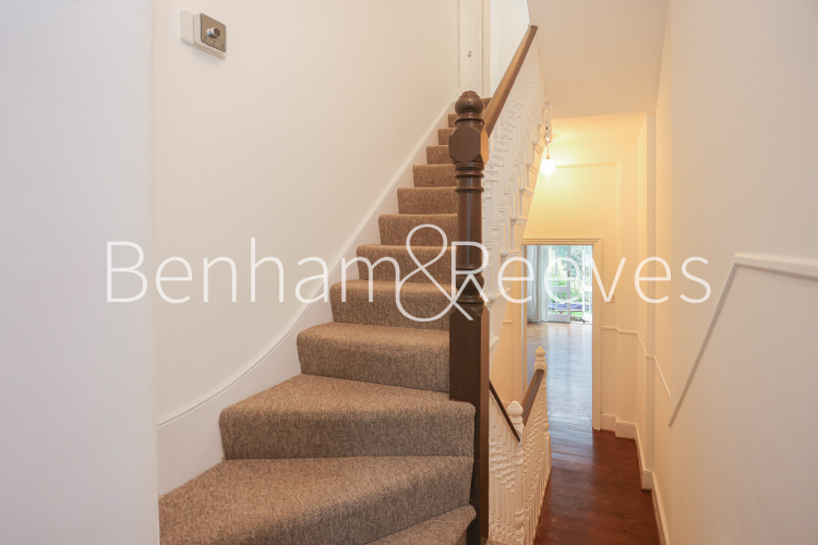 5  bedrooms house to rent in Priory Gardens, Highgate, N6-image 13